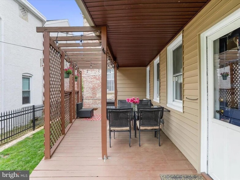 More Photos Of 25 E Potomac St, Williamsport Storefront Retail Office For Lease