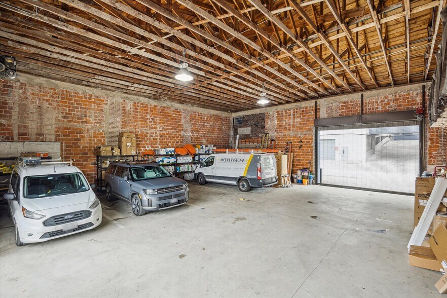 More Photos Of 5913 Washington Ave, Houston Office Residential For Sale