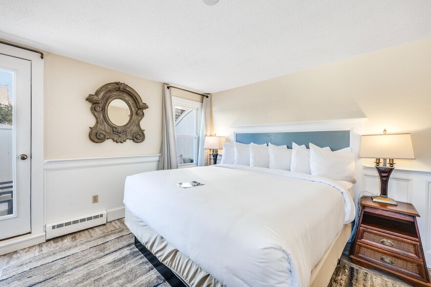 More Photos Of 7 Central St, Provincetown Hotel For Sale