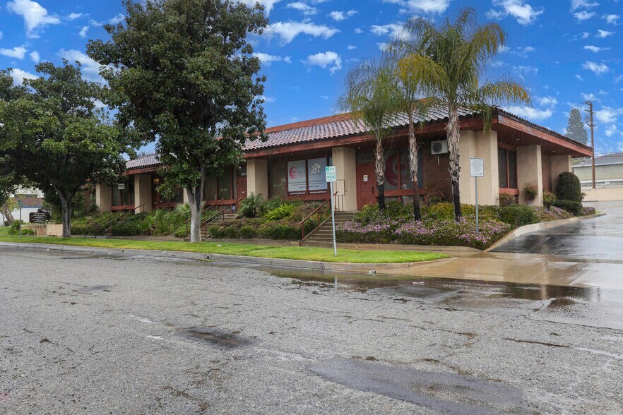 More Photos Of 1365 W Foothill Blvd, Upland Office For Lease