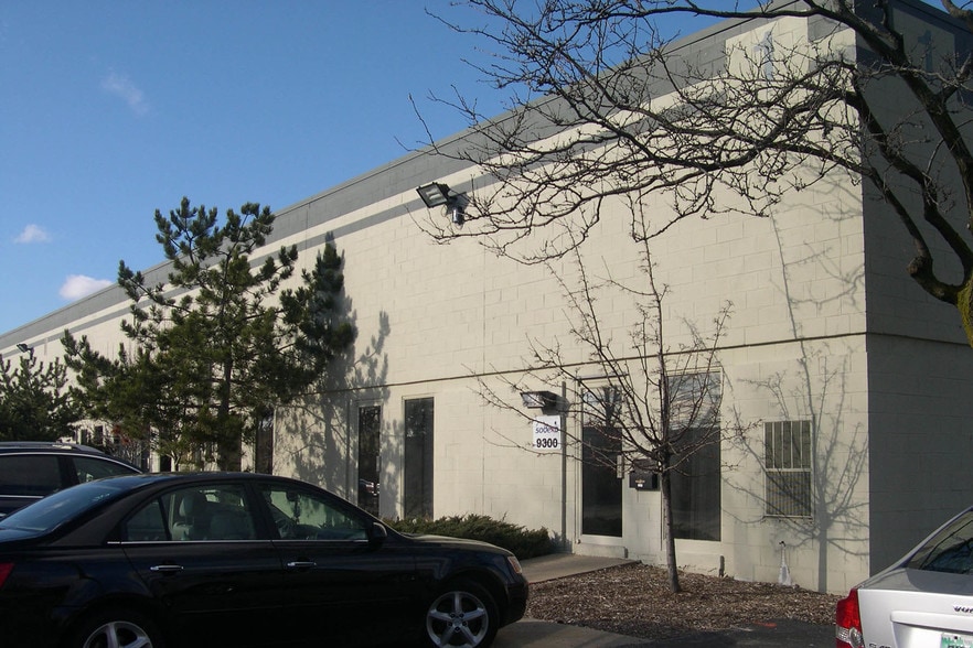 More Photos Of 29031-29045 Airport Dr, Romulus Unknown For Lease