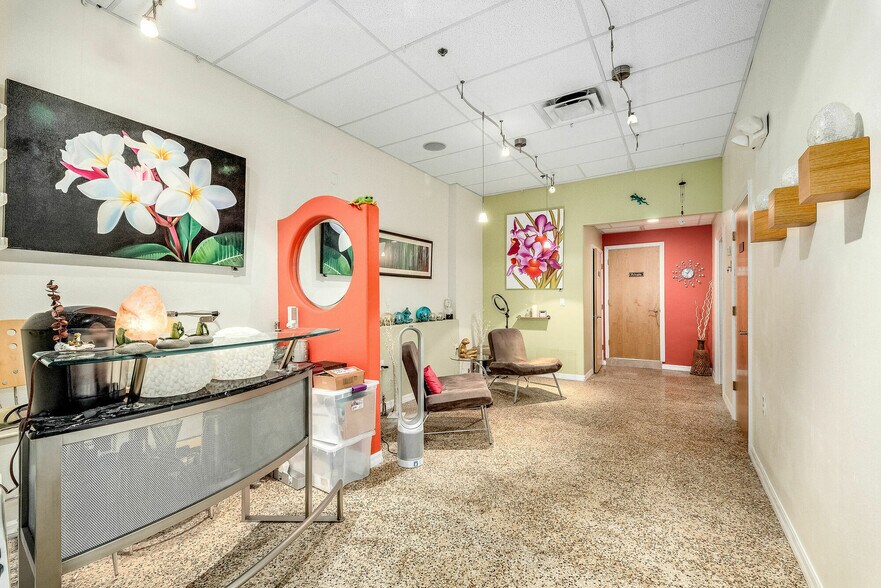 More Photos Of 902 E New Haven Ave, Melbourne Coworking Space