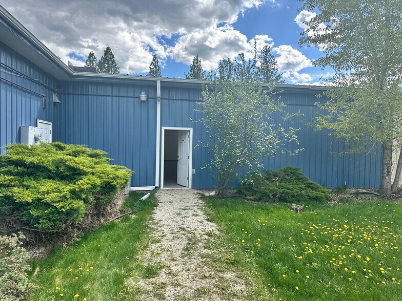More Photos Of 4039 Us-93 Hwy, Stevensville Freestanding For Lease