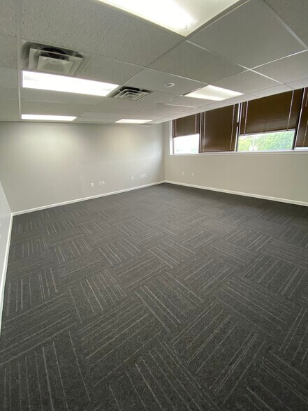 More Photos Of 55 S State Ave, Indianapolis Light Distribution For Lease