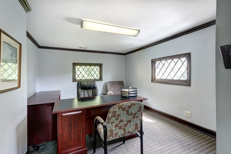 More Photos Of 207 E 31st St, Savannah Medical For Sale