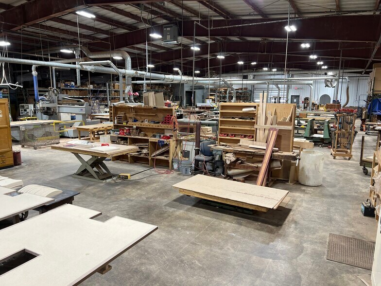 More Photos Of 4675 Transit Rd, Williamsville Manufacturing For Sale