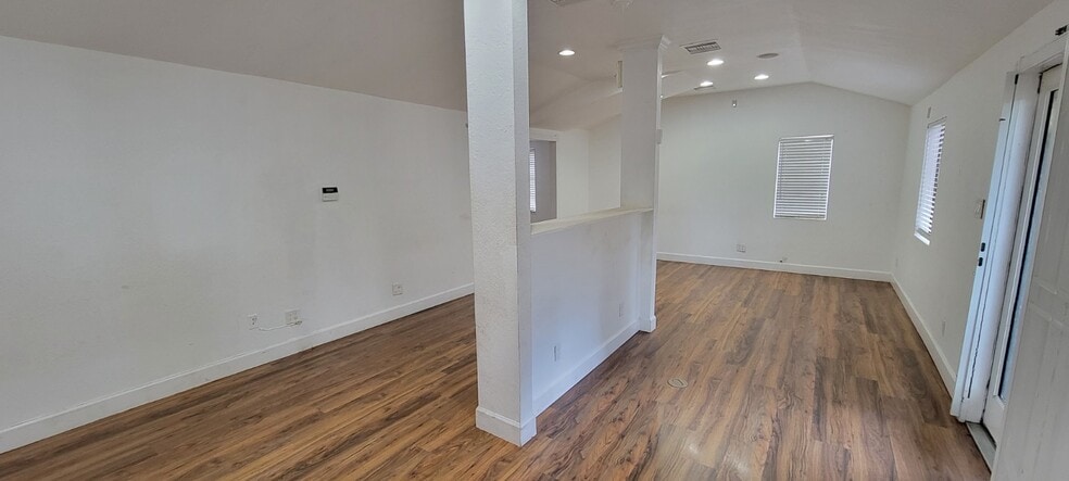 More Photos Of 1901 W Sligh Ave, Tampa Office For Sale