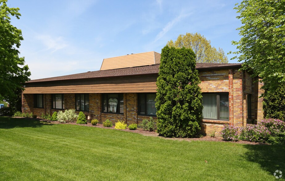 More Photos Of 632 N 1st Bank Dr, Palatine Medical For Lease