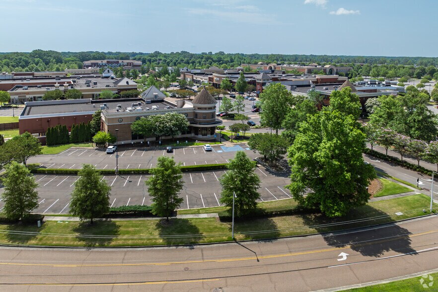 More Photos Of 4674 Merchants Park Cir, Collierville Unknown For Lease