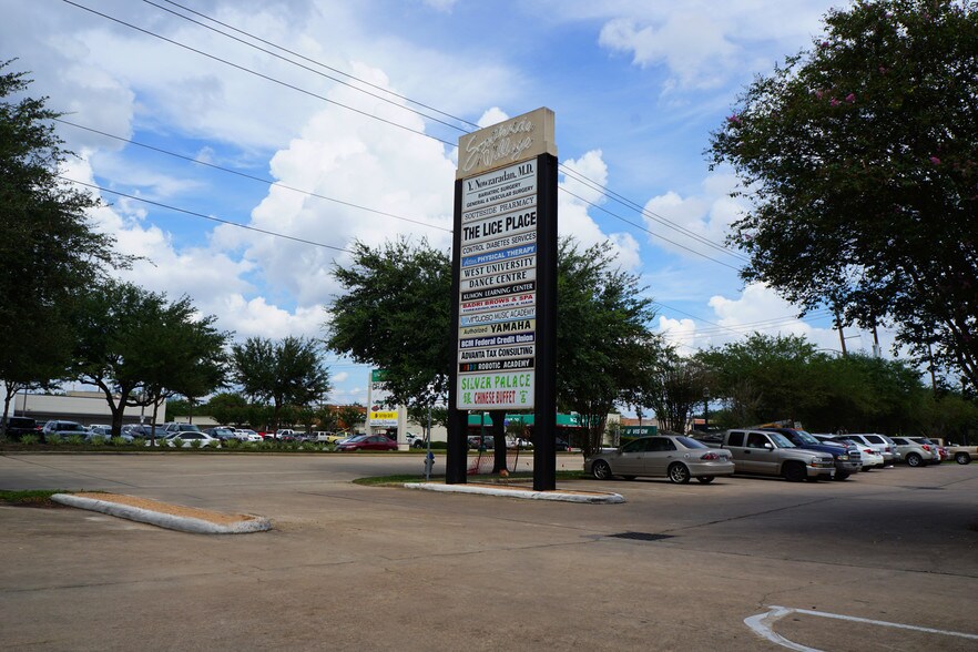 40034009 Bellaire Blvd, Houston, TX 77025 For Lease