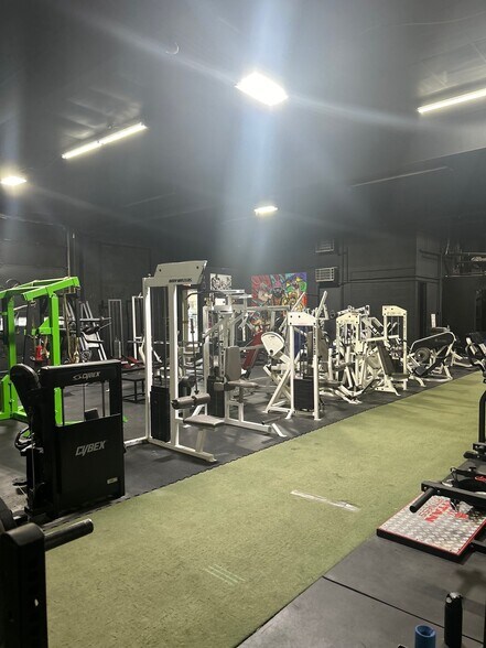 More Photos Of 55 W Church St, Newark Storefront Retail Office For Sale