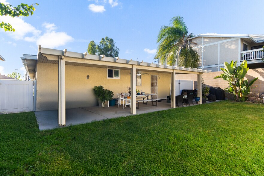 More Photos Of 8620-8624 Watson St, Cypress Apartments For Sale