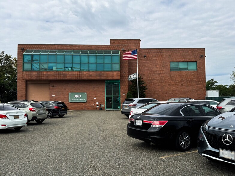 More Photos Of 2048 119th St, College Point Warehouse For Lease