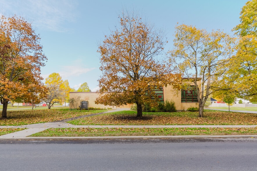 More Photos Of 557 Thompson Blvd, Watertown Religious Facility For Sale