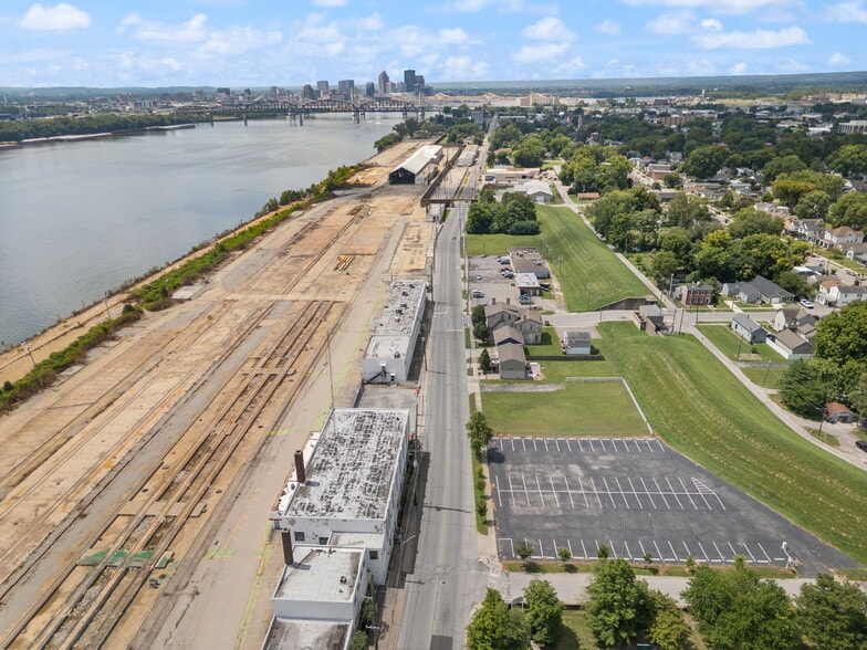 More Photos Of 1021 E Market St, Jeffersonville Land For Sale