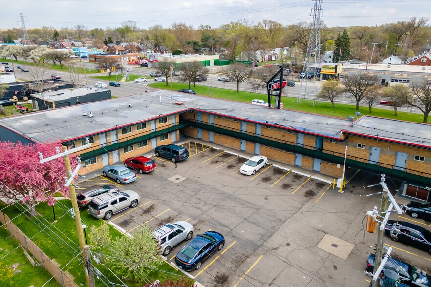 More Photos Of 3333 E 8 Mile Rd, Warren Hotel For Sale