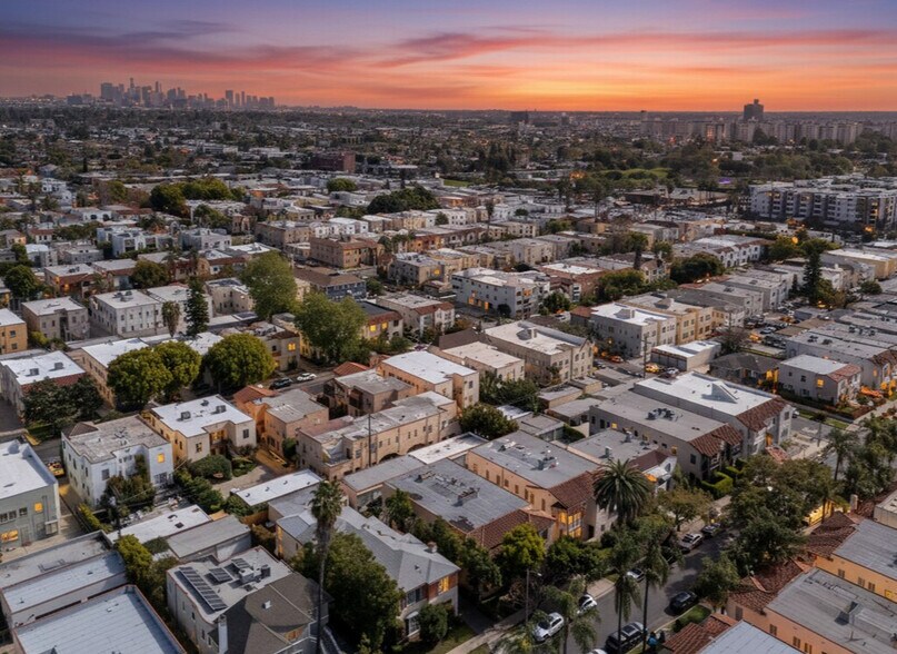 More Photos Of 428 N Genesee Ave, Los Angeles Apartments For Sale