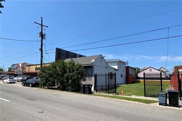 More Photos Of 718 N Broad St, New Orleans Auto Dealership For Sale