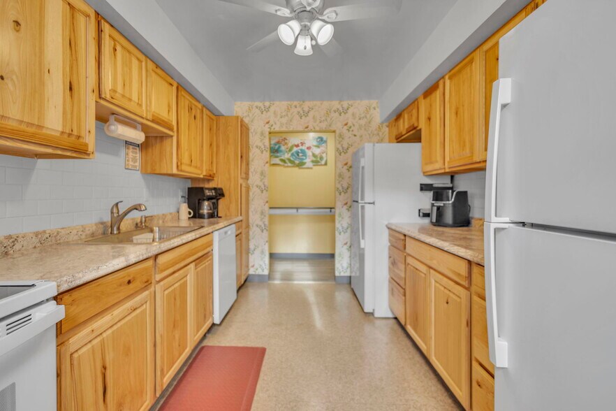 More Photos Of 106 Carr St, Nicholson Assisted Living For Sale