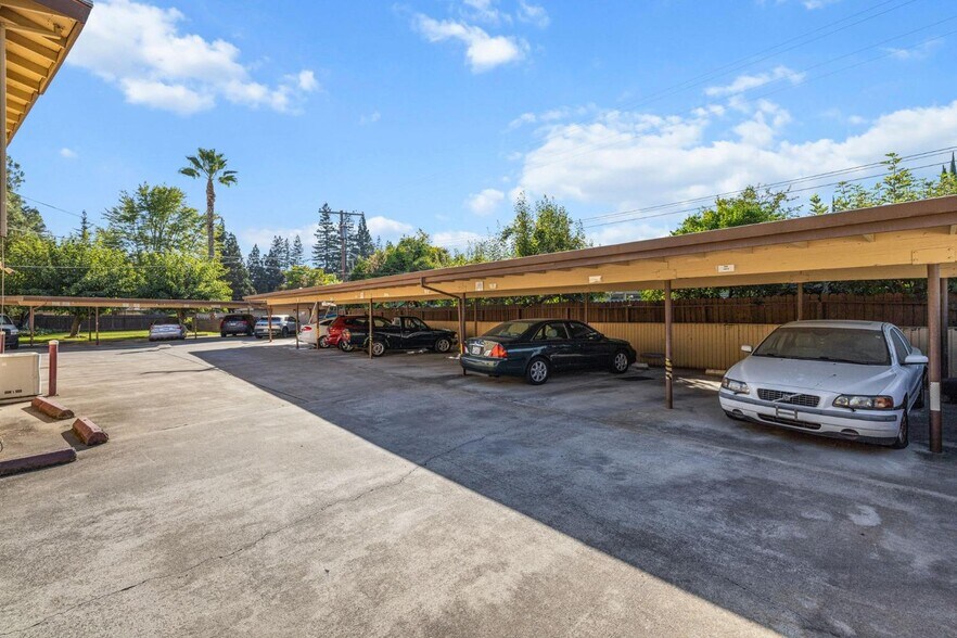 More Photos Of 6004-6012 Gloria Dr, Sacramento Apartments For Sale