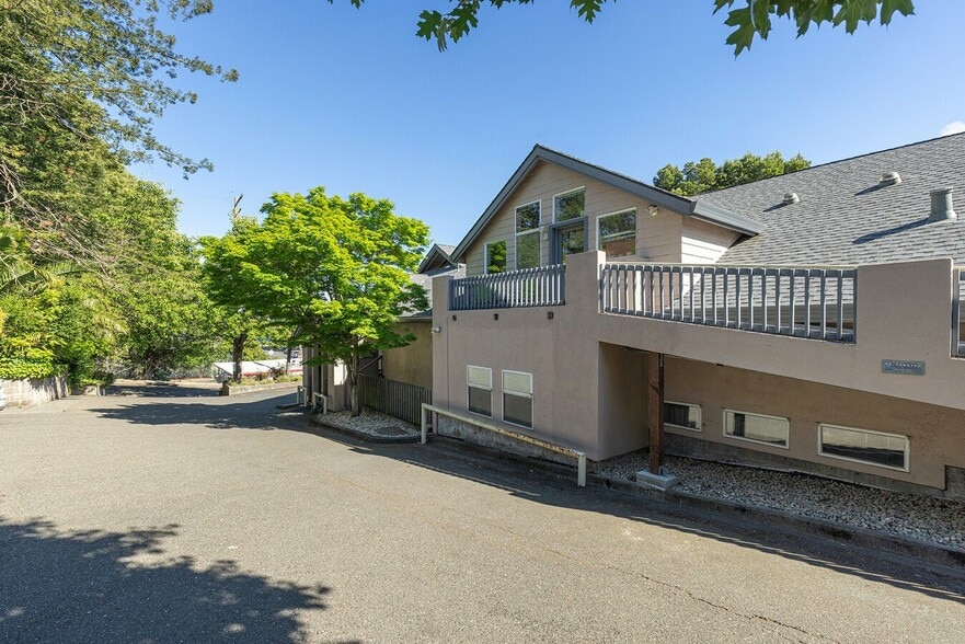 More Photos Of 7300 Healdsburg Ave, Sebastopol Office For Lease