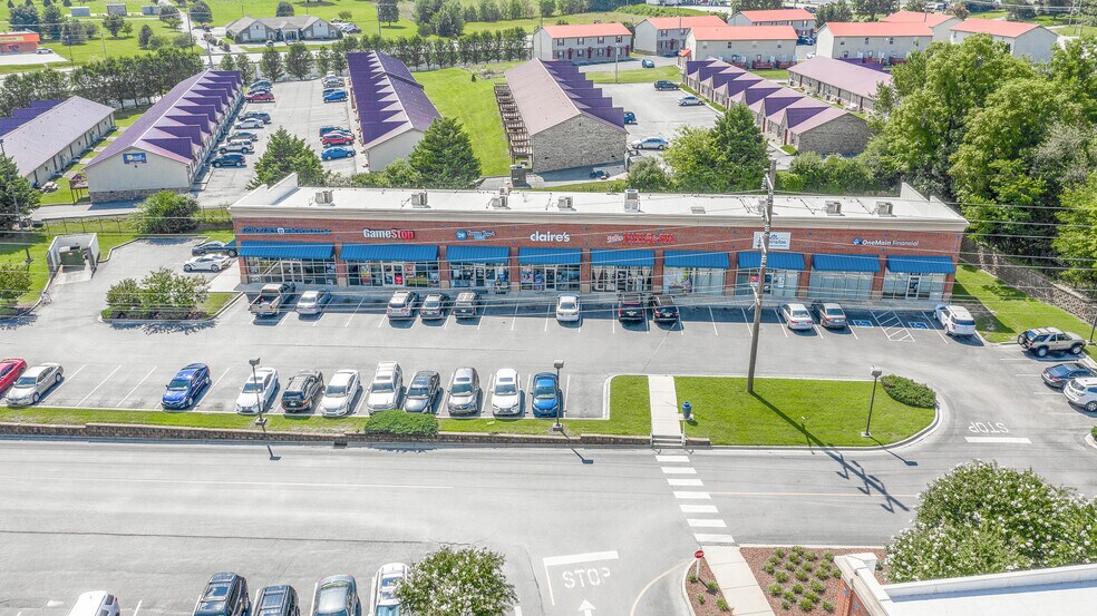 More Photos Of 377 W Jackson St, Cookeville Unknown For Lease