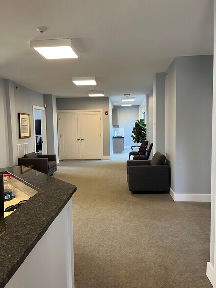 More Photos Of 64 Wall St, Madison Office Residential For Lease