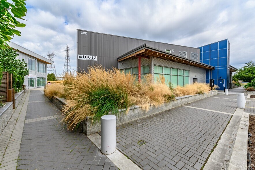 More Photos Of 10013 River Rd, Richmond Office For Sale