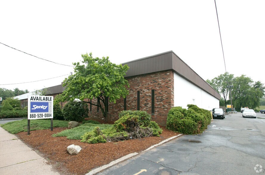 More Photos Of 111 Pitkin St, East Hartford Showroom For Lease