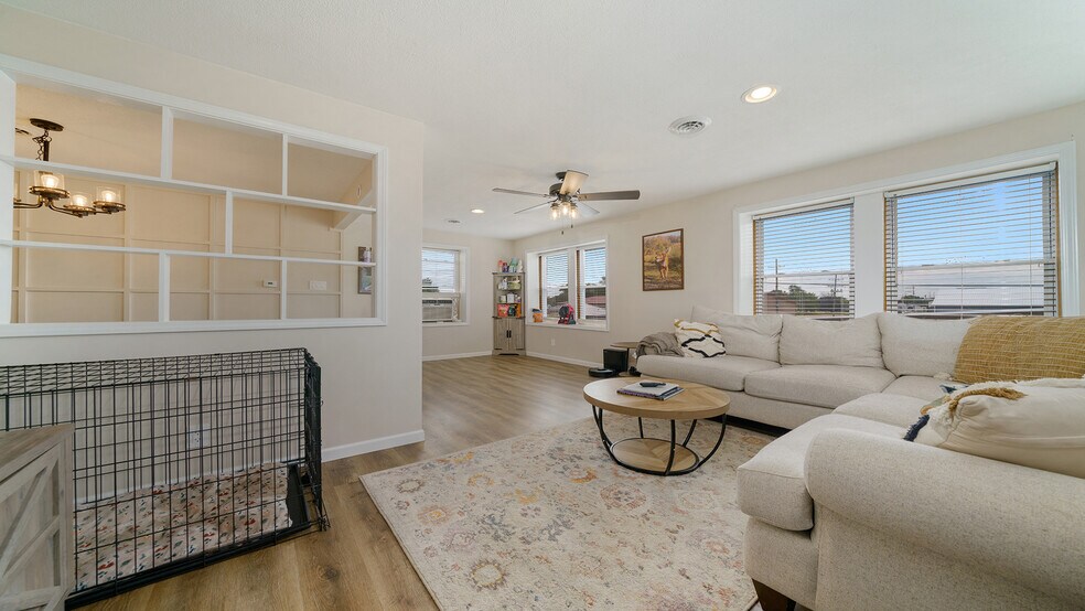 More Photos Of 110 E Dixon St, Polo Specialty For Sale