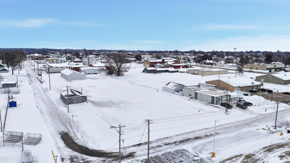 More Photos Of 602 3rd St, Perry Specialty For Sale