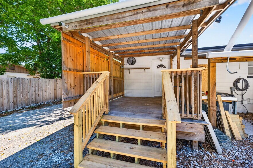 More Photos Of 1142 Saint Johns Bluff Rd N, Jacksonville Apartments For Lease