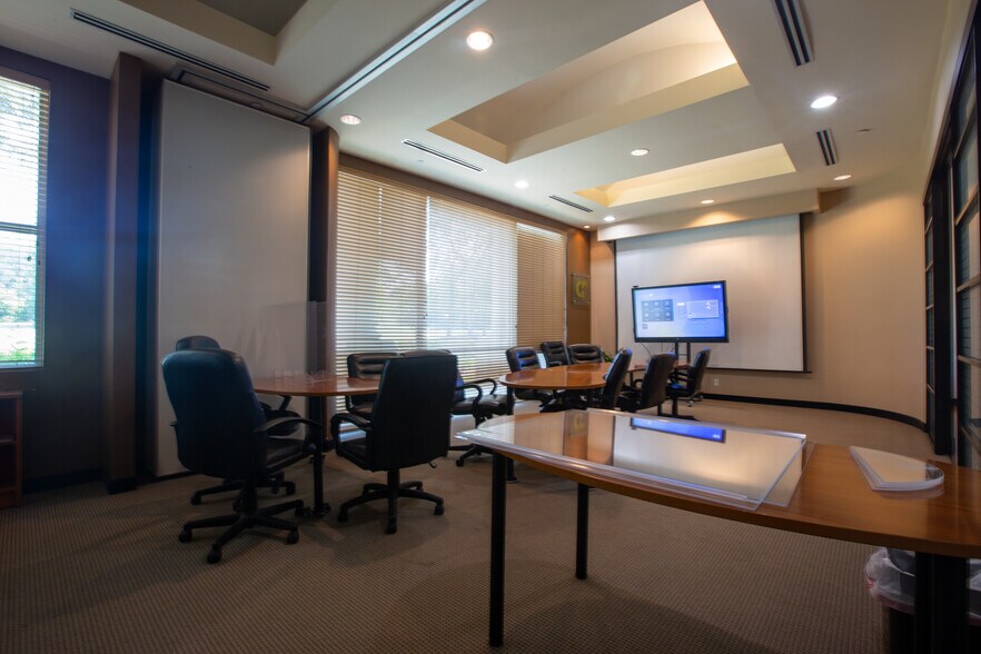 More Photos Of 1900 Ballpark Way, Arlington Medical For Lease