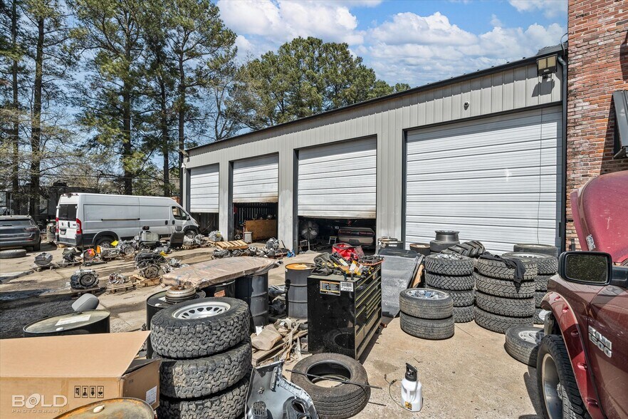 More Photos Of 6508 W 70th St, Shreveport Industrial For Lease