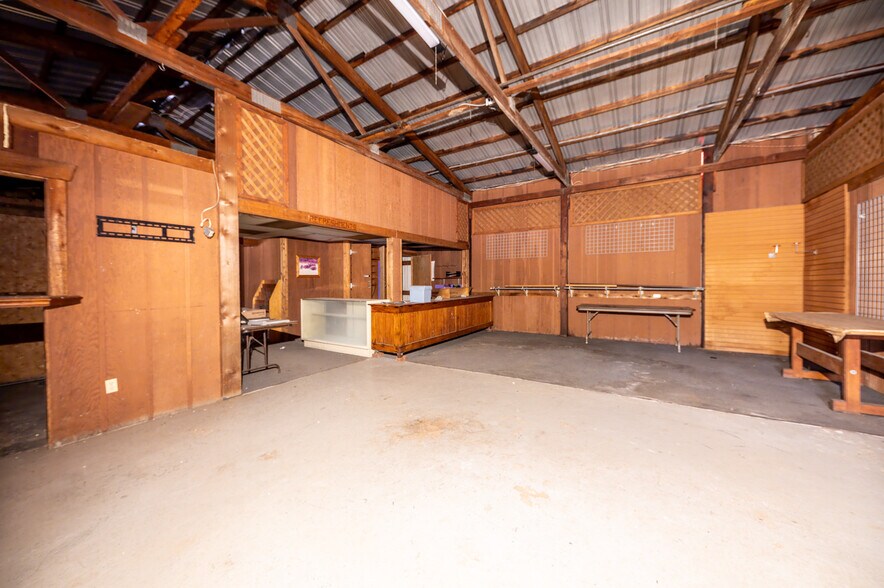 More Photos Of 3381 N Preston Hwy, Albright Warehouse For Sale