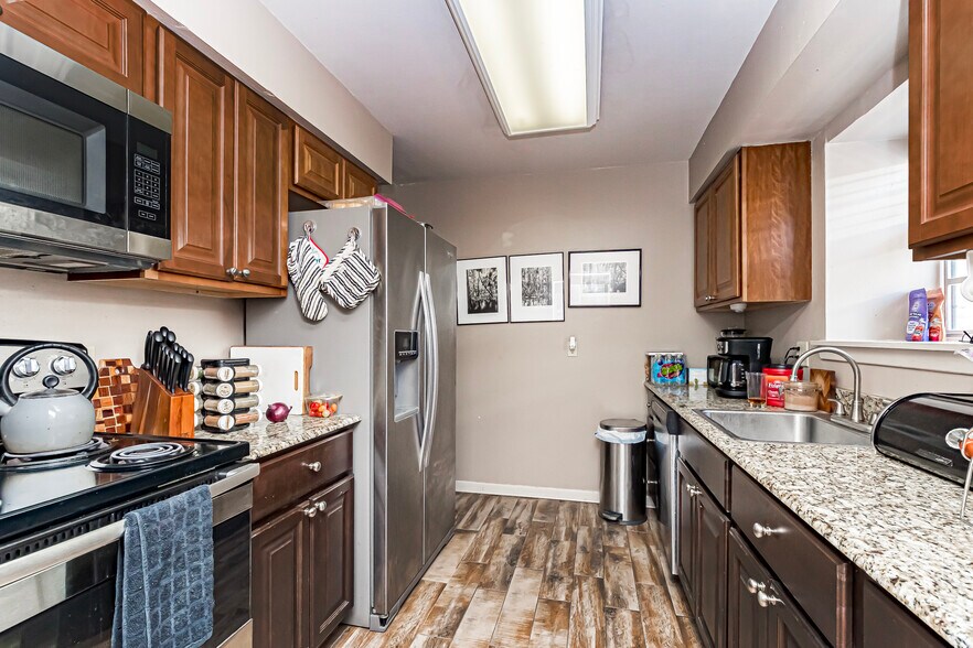 More Photos Of 901 Saint Rose Ave, Baton Rouge Apartments For Sale