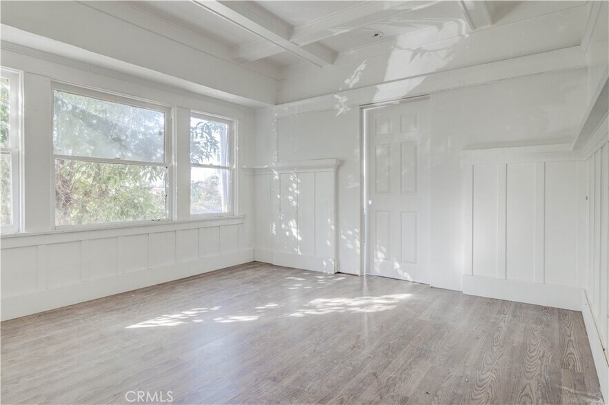 More Photos Of 458 W Vernon Ave, Los Angeles Apartments For Sale