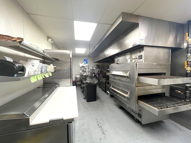 More Photos Of 2521 Waynesburg Dr SE, Canton General Retail For Sale