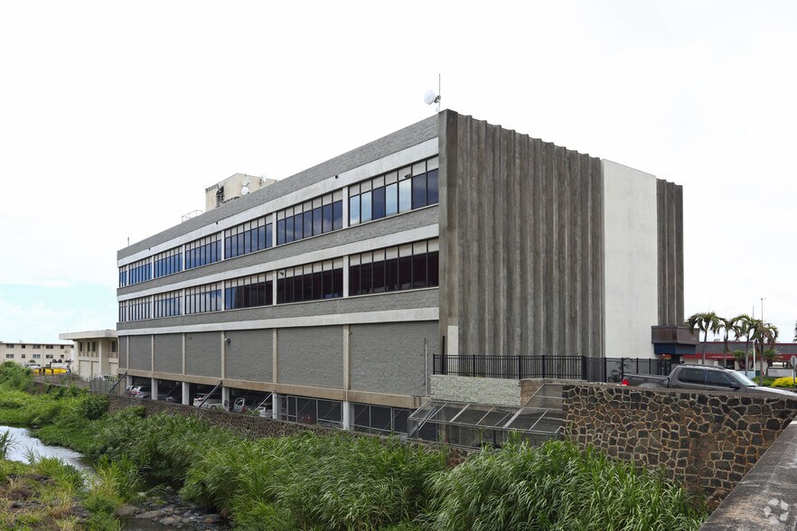 More Photos Of 2153 N King St, Honolulu Office For Lease