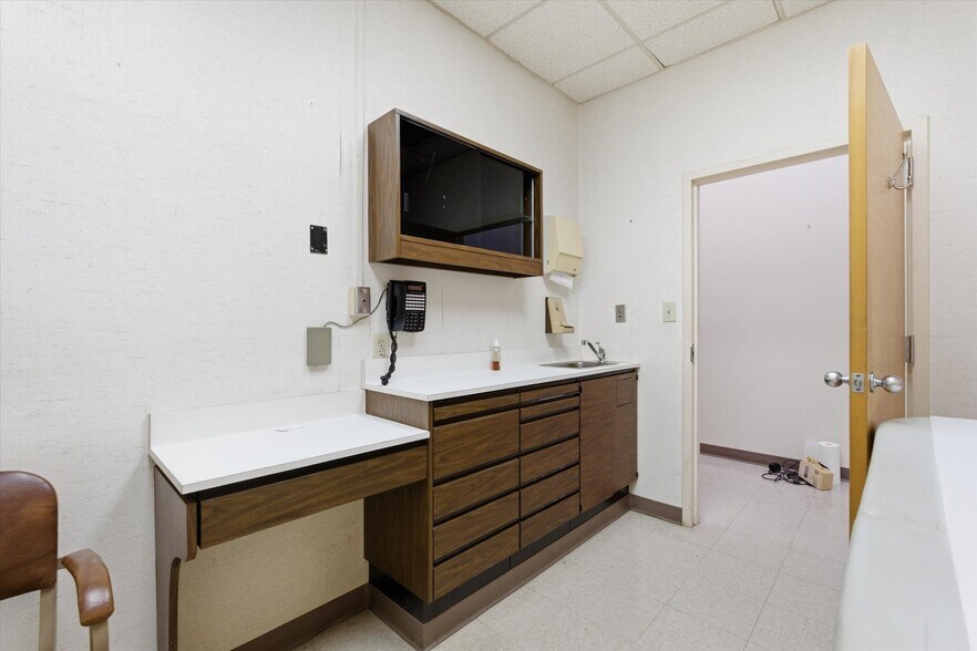 More Photos Of 812 S Main St, Cedartown Rehabilitation Center For Sale