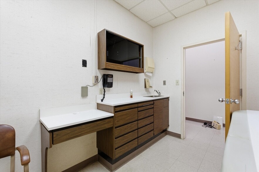 More Photos Of 812 S Main St, Cedartown Rehabilitation Center For Sale