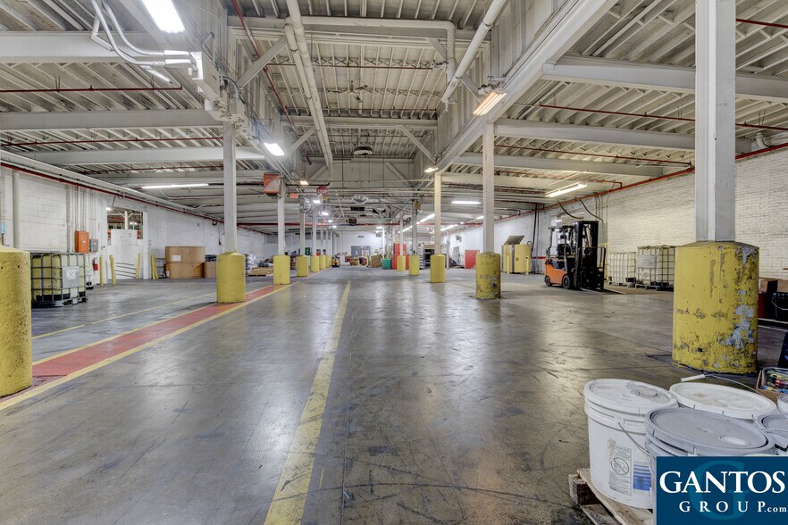 More Photos Of 1957 Beverly Ave SW, Grand Rapids Industrial For Sale