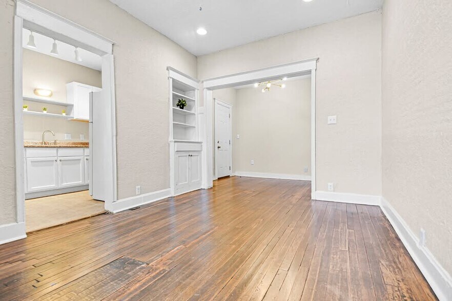 More Photos Of 1114 E Armour Blvd, Kansas City Apartments For Sale
