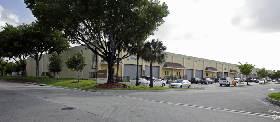 Primary Photo Of 2001-2063 NW 79th Ave, Doral Warehouse For Lease