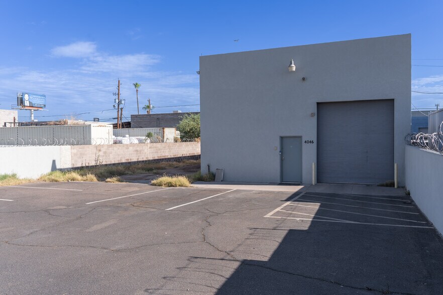 More Photos Of 4046 E Winslow Ave, Phoenix Warehouse For Lease