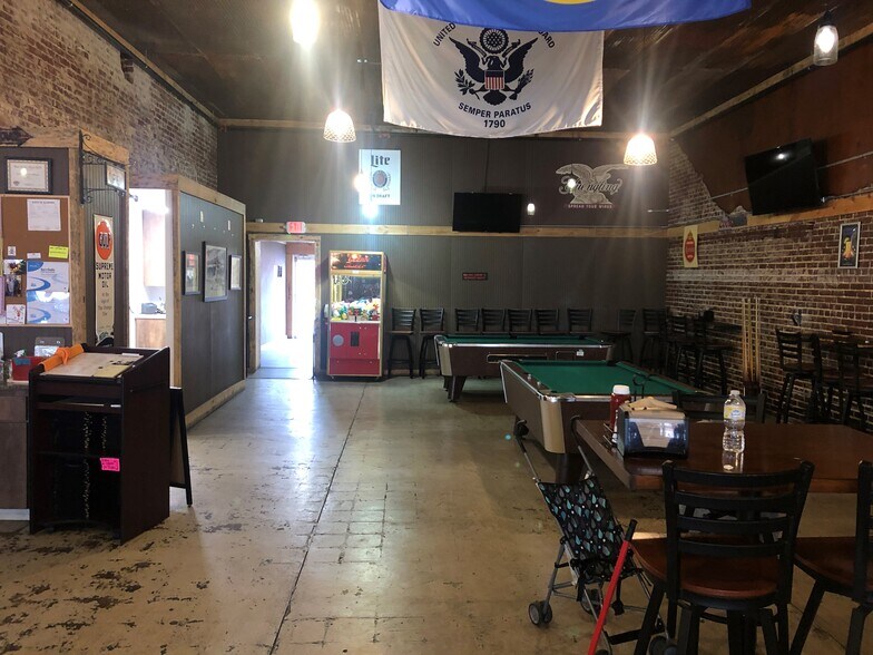 More Photos Of 200 Main St W, Hartselle Restaurant For Sale