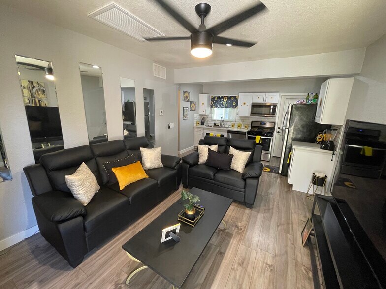 More Photos Of 5963 W Ocotillo Rd, Glendale Apartments For Sale