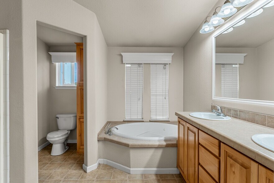 More Photos Of 3106 Golden Gate Dr, Napa Flex For Sale