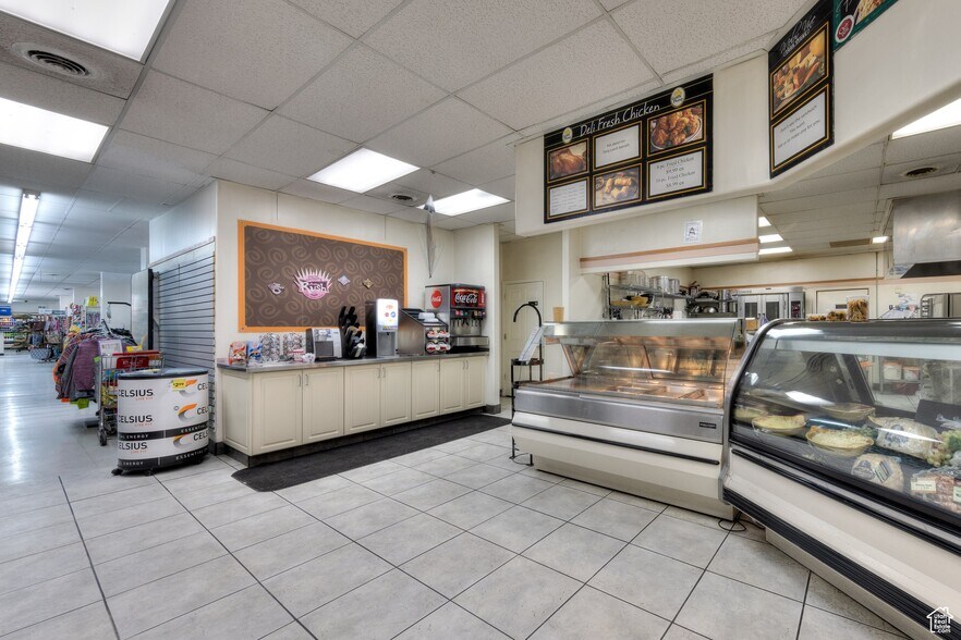 More Photos Of 80 S Broadway St, Green River Supermarket For Sale
