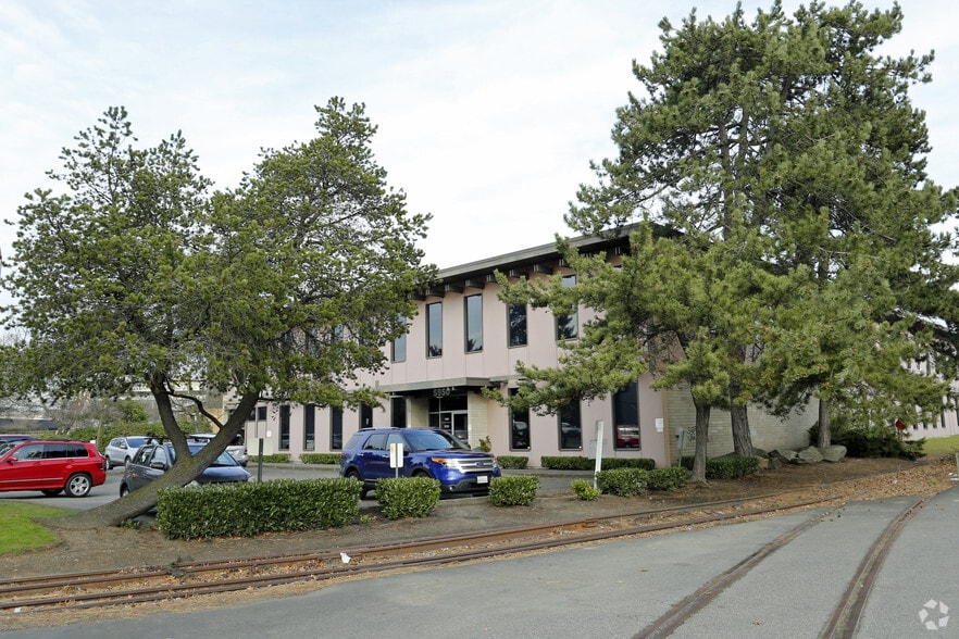 More Photos Of 5950 6th Ave S, Seattle Office For Sale
